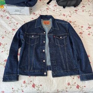 Levi’s trucker jacket men’s medium